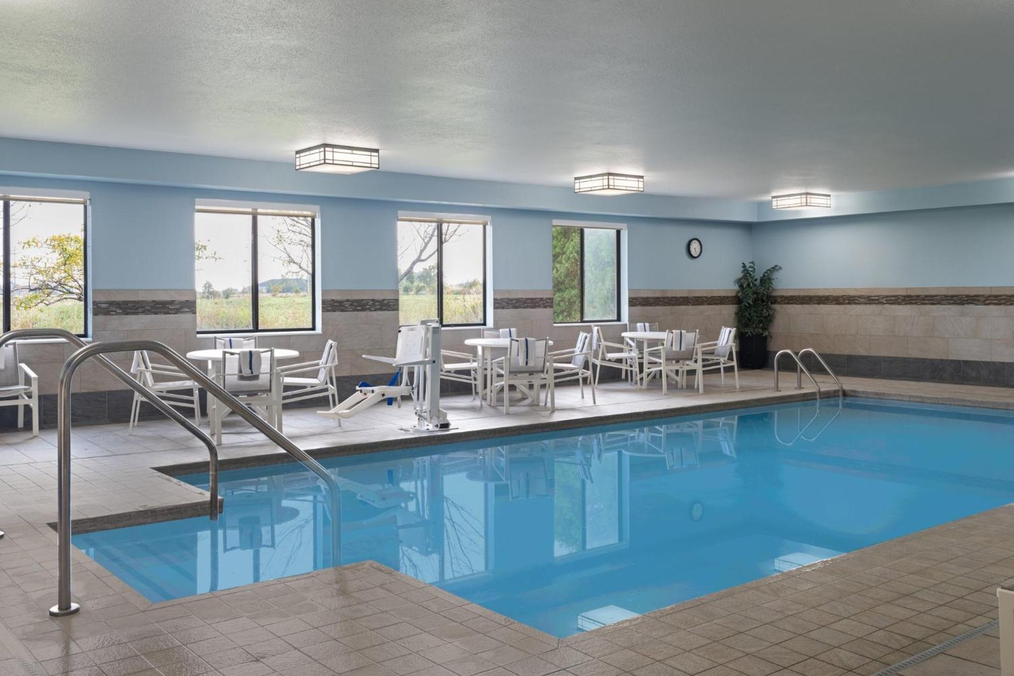 Holiday Inn Express Sheboygan-Kohler / I-43 By Ihg Exterior photo