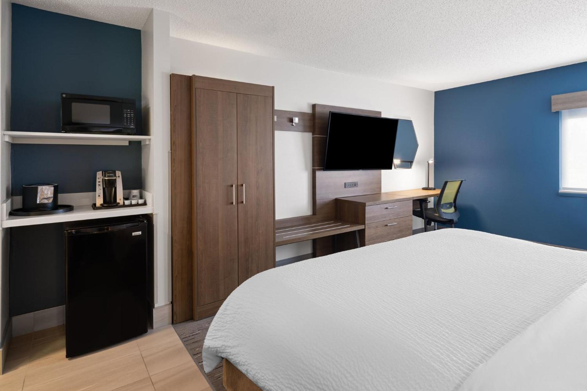 Holiday Inn Express Sheboygan-Kohler / I-43 By Ihg Exterior photo